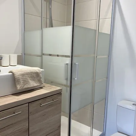 Apartamento Studio N3 2 Pers A 300m Du Metro B, 25mn Eurexpo *